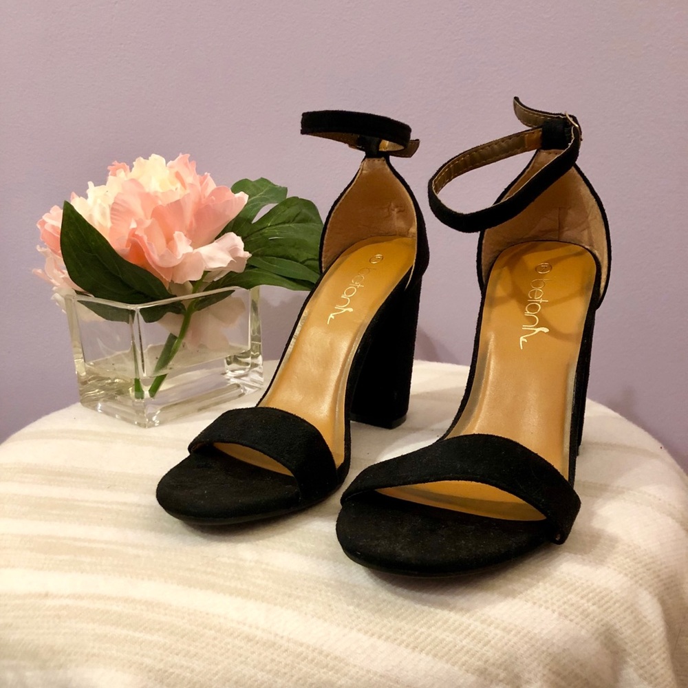 Black Ankle Strap Pumps